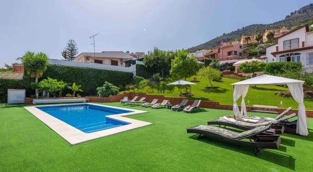 5 Zimmer Villa zu verkaufen in Alhaurín de la Torre mit Pool Garage - 880.000 € (Ref: 9434829)
