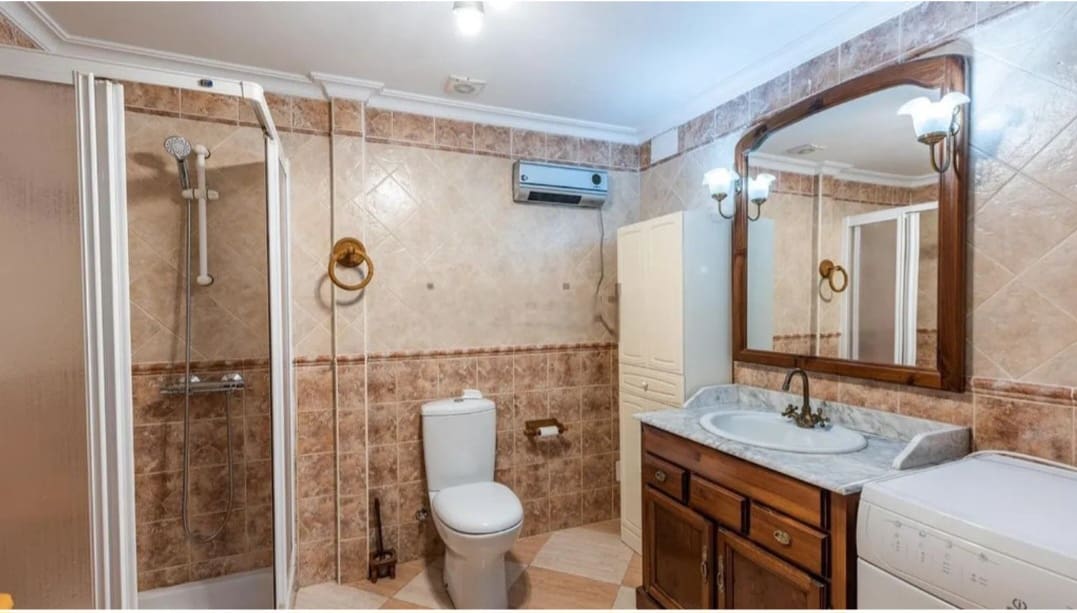 5 Zimmer Villa zu verkaufen in Alhaurin de la Torre mit Pool Garage - 880.000 € (Ref: 9434829)