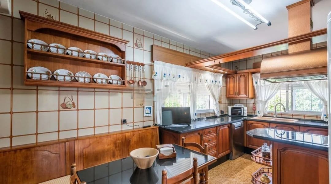 5 Zimmer Villa zu verkaufen in Alhaurin de la Torre mit Pool Garage - 880.000 € (Ref: 9434829)