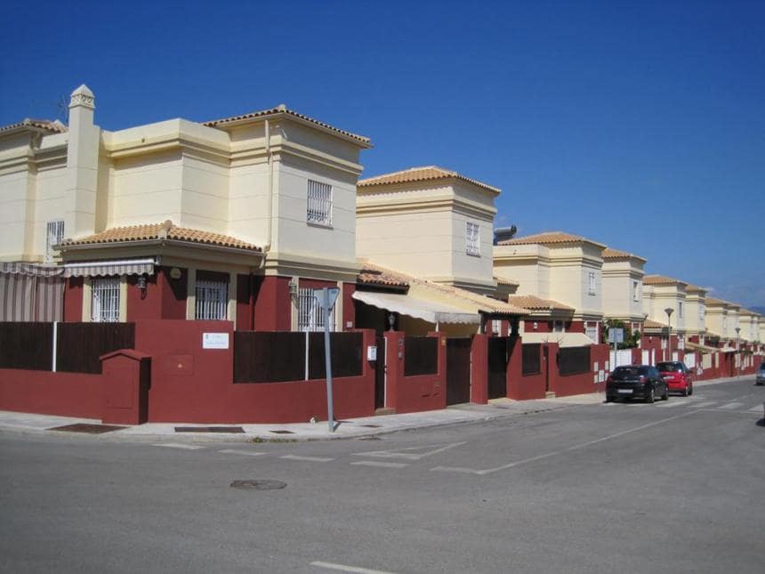 4 bedroom Terraced Villa for sale in Alhaurin de la Torre with pool - € 483,000 (Ref: 9434832)