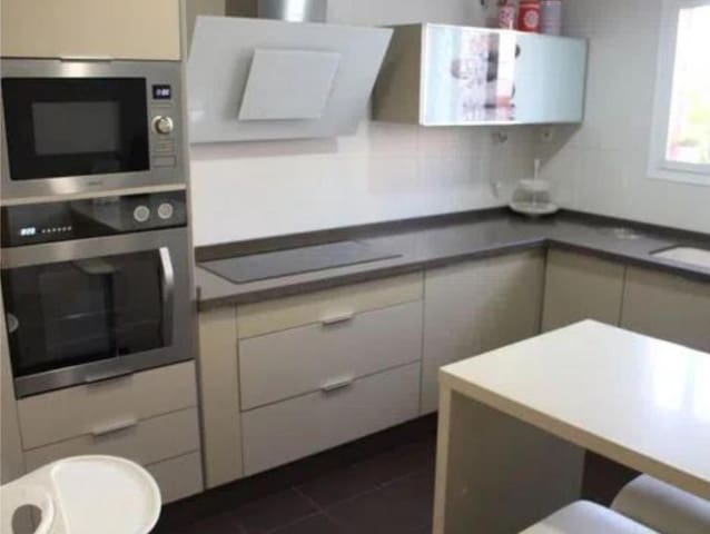 4 soverom Rekkehus til salgs i Alhaurín de la Torre med svømmebasseng - € 483 000 (Ref: 9434832)