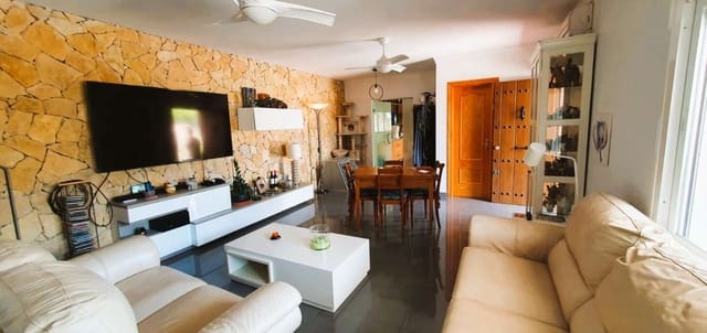 Chalet de 5 habitaciones en Alhaurín de la Torre en venta con piscina - 650.000 € (Ref: 9434834)