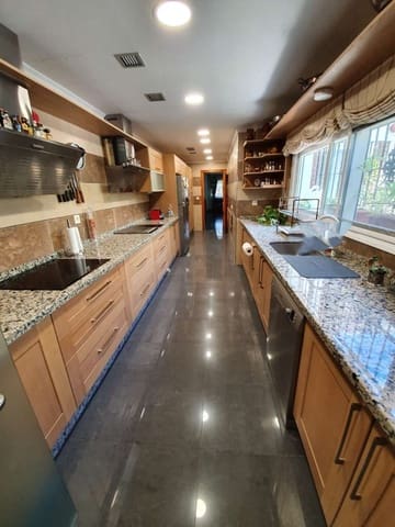 Chalet de 5 habitaciones en Alhaurín de la Torre en venta con piscina - 650.000 € (Ref: 9434834)