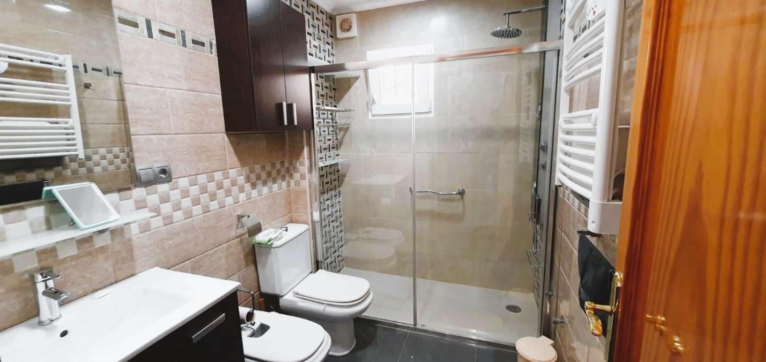 5 bedroom Villa for sale in Alhaurin de la Torre with pool - € 650,000 (Ref: 9434834)