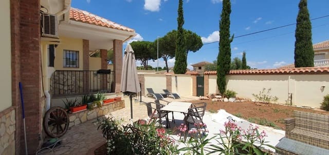 Chalet de 5 habitaciones en Alhaurín de la Torre en venta con piscina - 650.000 € (Ref: 9434834)