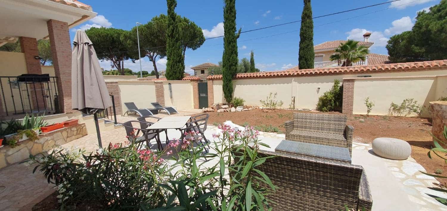 5 bedroom Villa for sale in Alhaurin de la Torre with pool - € 650,000 (Ref: 9434834)