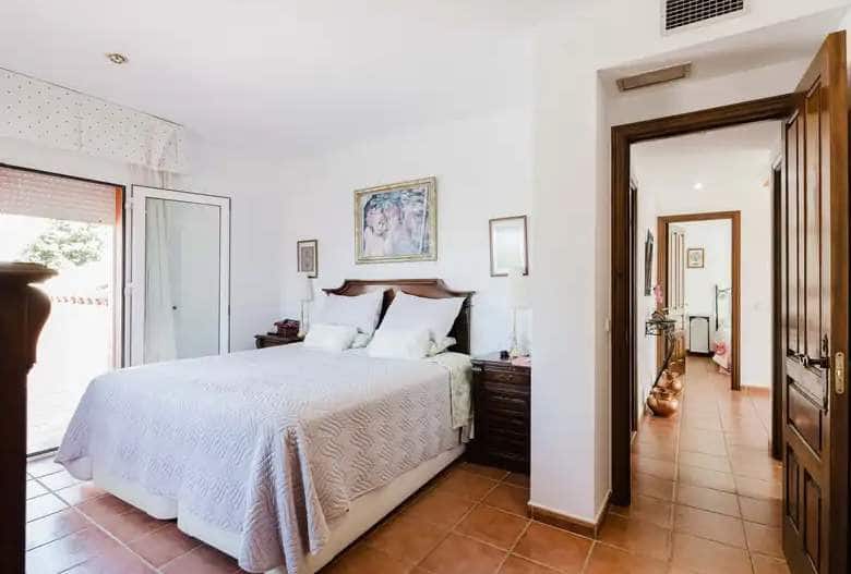 Chalet de 4 habitaciones en Mijas en venta con piscina garaje - 830.000 € (Ref: 9434835)