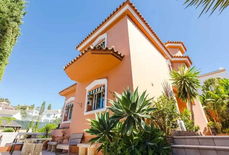 Chalet de 4 habitaciones en Mijas en venta con piscina garaje - 830.000 € (Ref: 9434835)