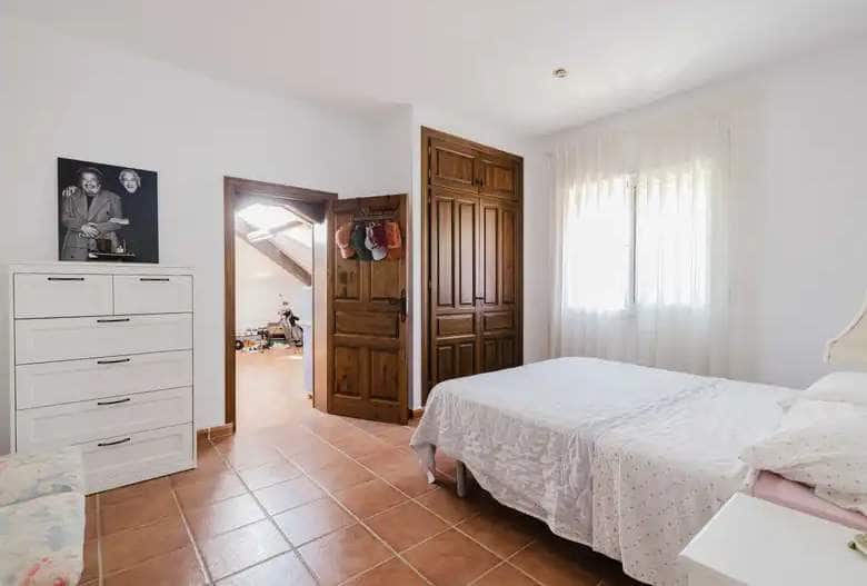 Chalet de 4 habitaciones en Mijas en venta con piscina garaje - 830.000 € (Ref: 9434835)