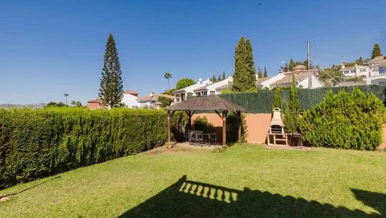 Chalet de 4 habitaciones en Mijas en venta con piscina garaje - 830.000 € (Ref: 9434835)