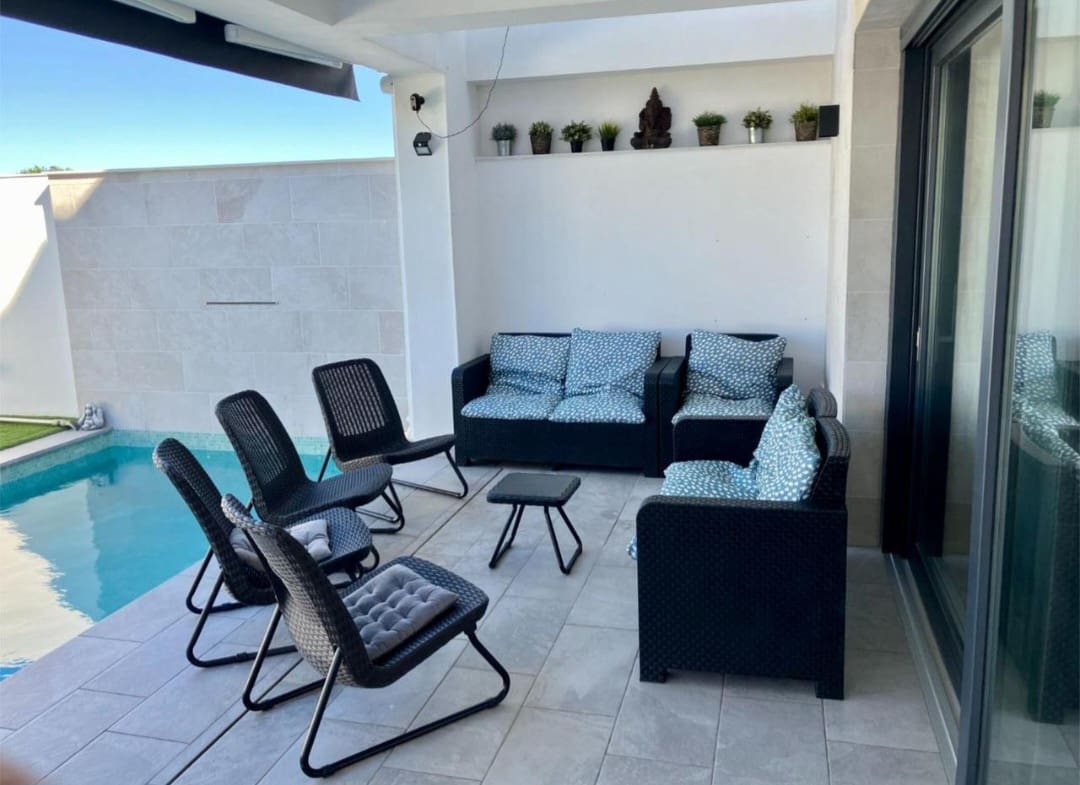 4 makuuhuone Paritalo myytävänä paikassa Alhaurin de la Torre mukana uima-altaan 
autotalli - 815 000 € (Ref: 9434836)