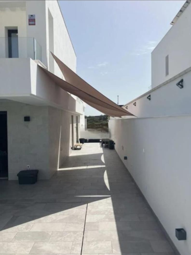 4 makuuhuone Paritalo myytävänä paikassa Alhaurin de la Torre mukana uima-altaan 
autotalli - 815 000 € (Ref: 9434836)