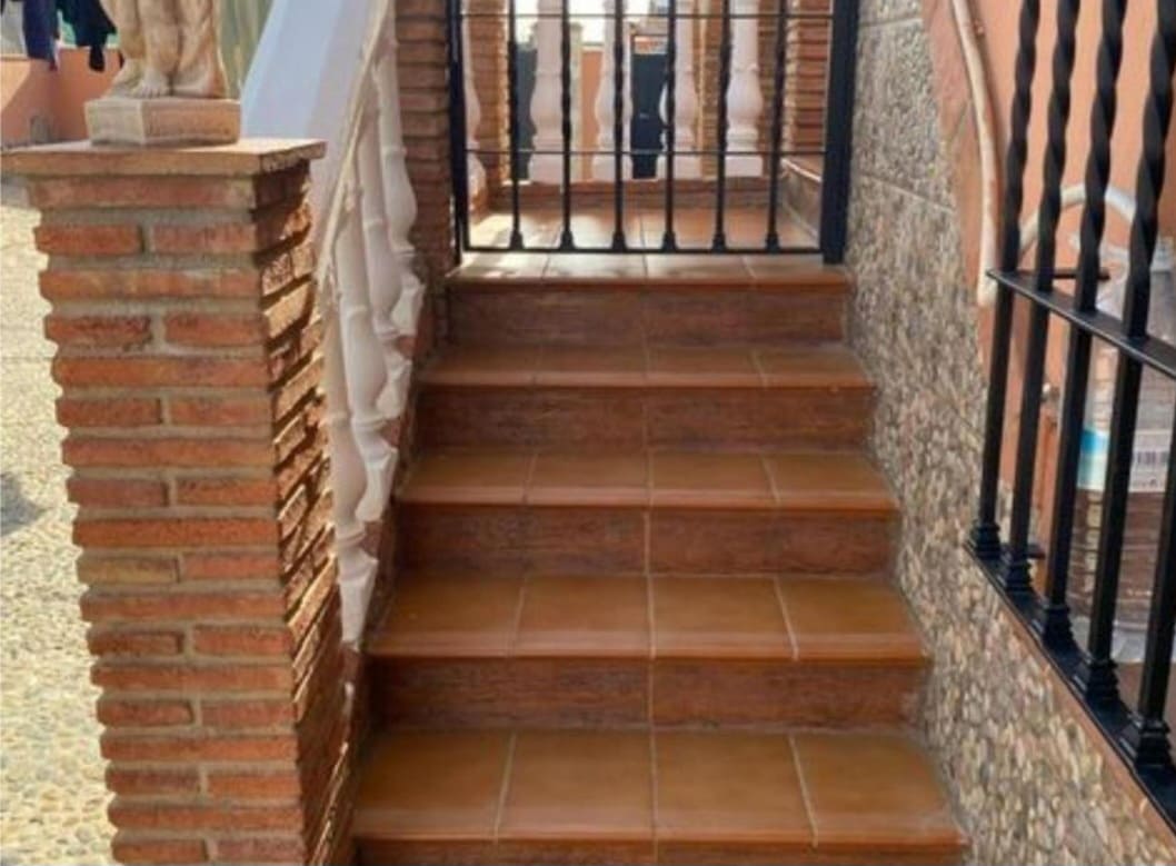 5 bedroom Villa for sale in Campanillas with pool - € 432,600 (Ref: 9434839)