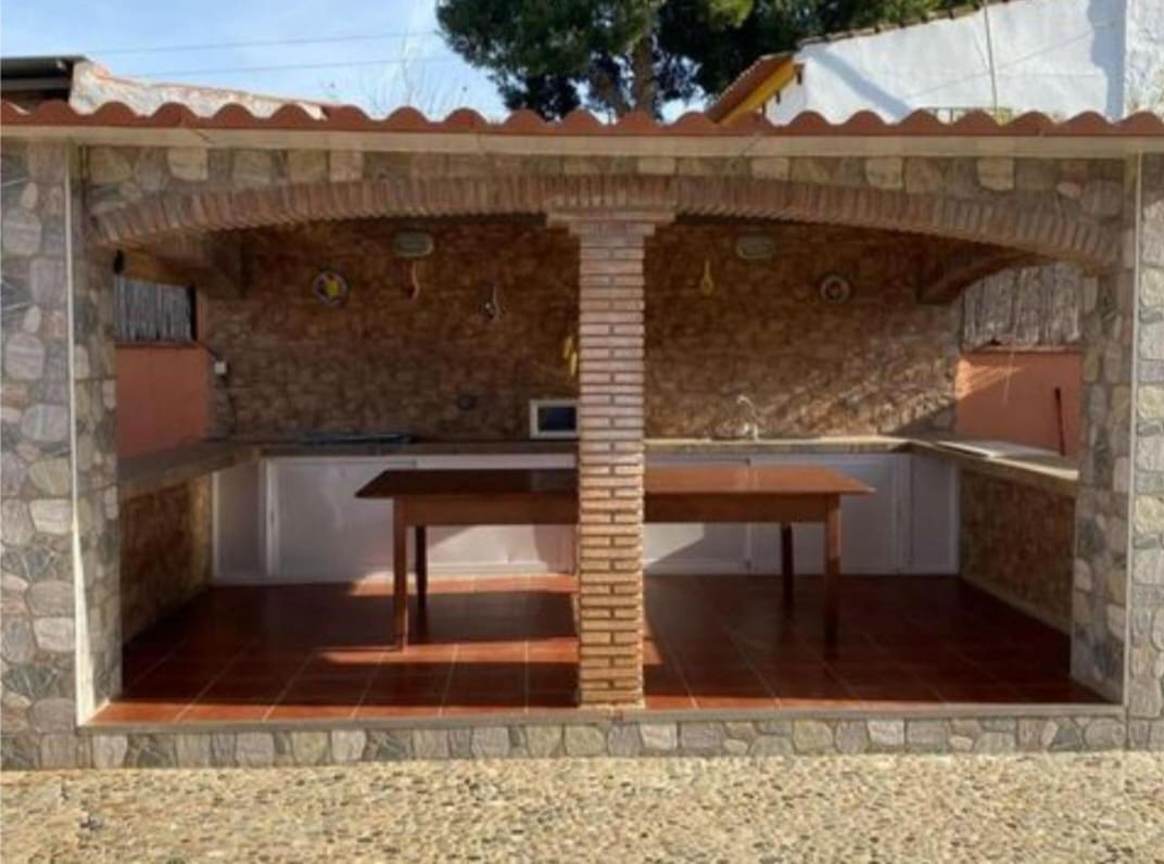 5 bedroom Villa for sale in Campanillas with pool - € 432,600 (Ref: 9434839)