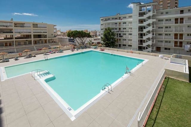 2 Zimmer Ferienstrandapartment in Torremolinos mit Pool - 343 € (Ref: 9434840)