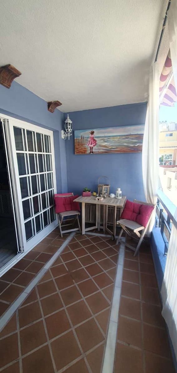 2 bedroom Beach Apartment for holiday rental in Torremolinos with pool - € 343 (Ref: 9434840)