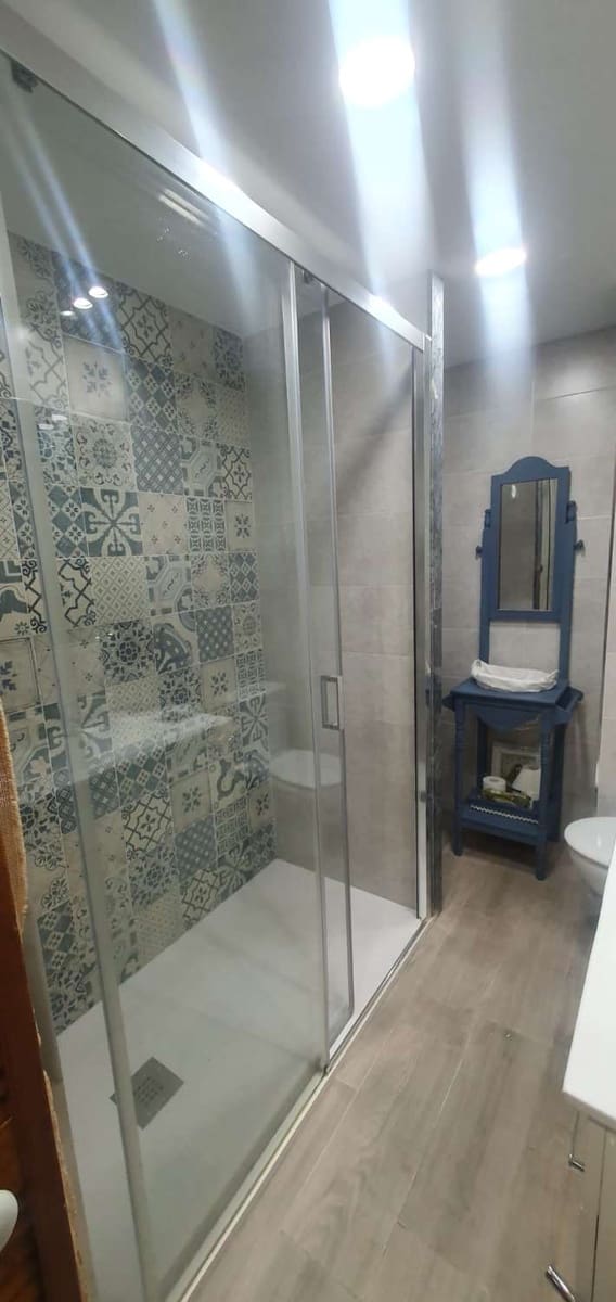 2 bedroom Beach Apartment for holiday rental in Torremolinos with pool - € 343 (Ref: 9434840)