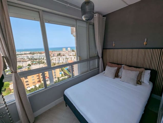 Studio for holiday rental in Torremolinos with pool garage - € 700 (Ref: 9434843)