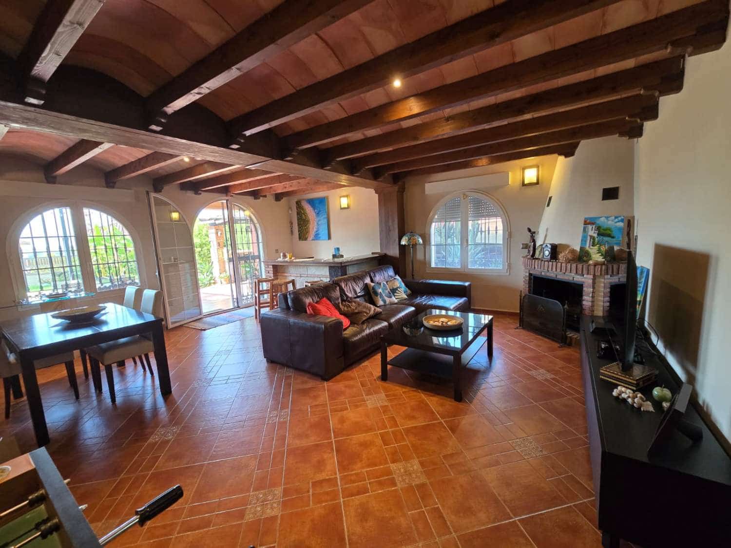 6 bedroom Villa for sale in Alhaurin de la Torre with pool garage - € 985,000 (Ref: 9434845)