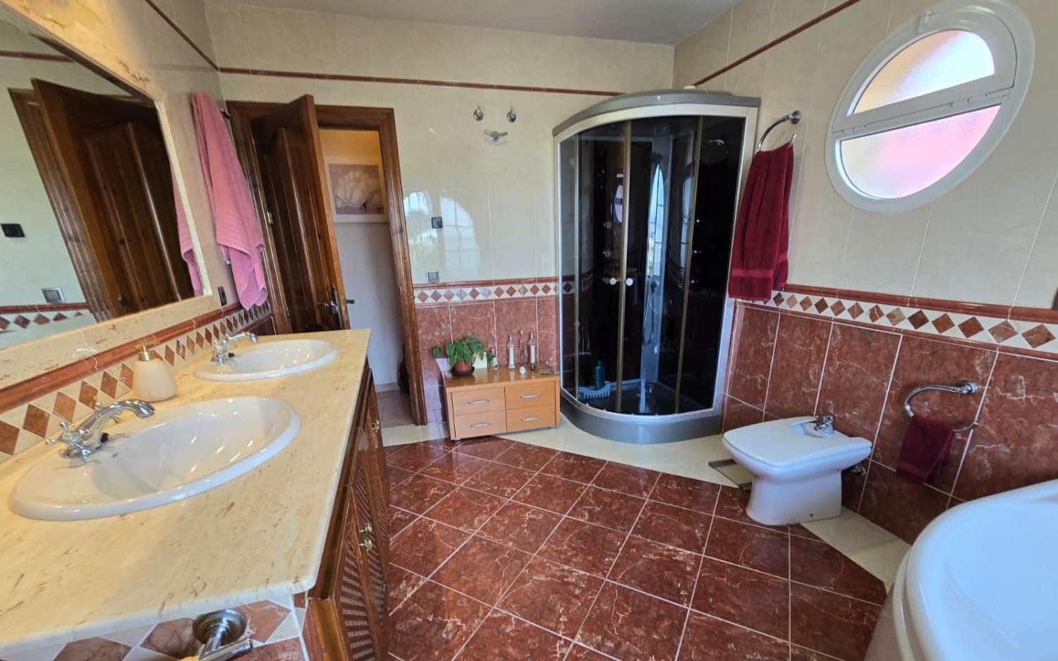 6 bedroom Villa for sale in Alhaurin de la Torre with pool garage - € 985,000 (Ref: 9434845)