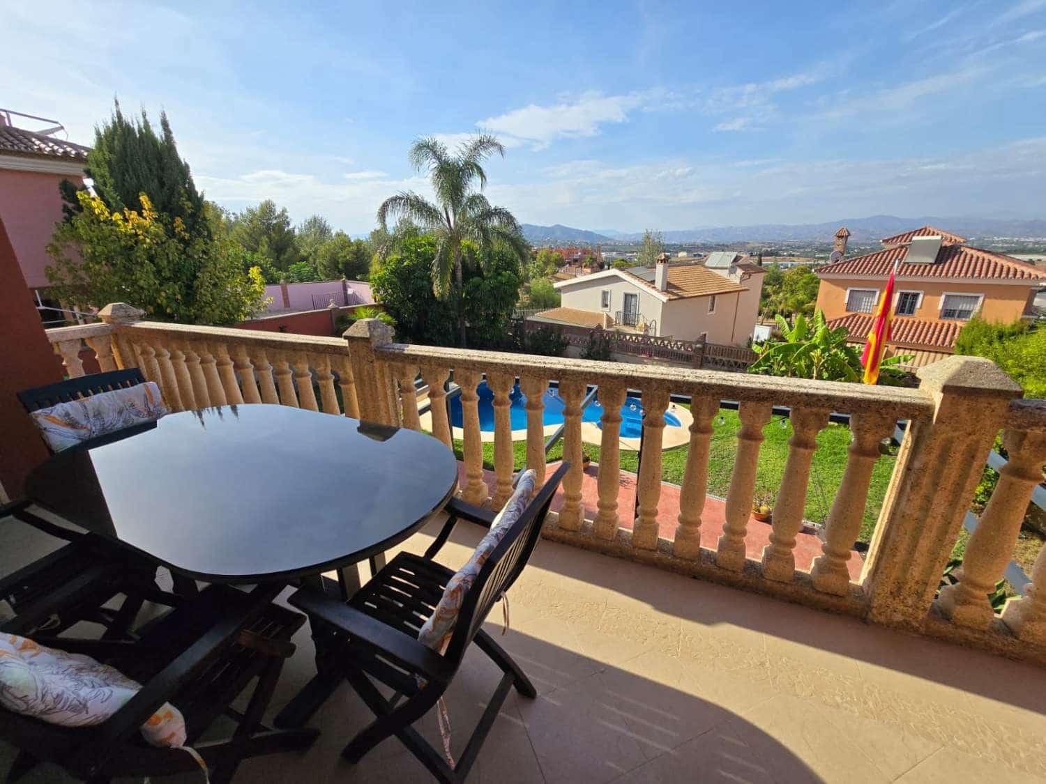 6 bedroom Villa for sale in Alhaurin de la Torre with pool garage - € 985,000 (Ref: 9434845)