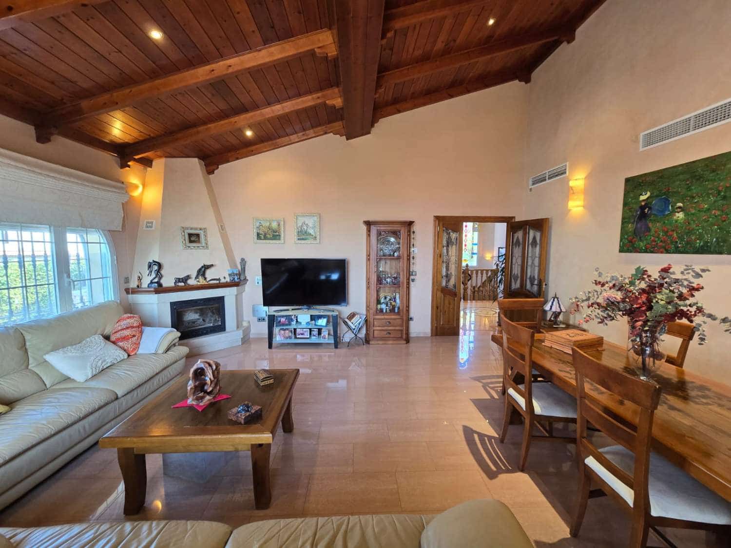 6 bedroom Villa for sale in Alhaurin de la Torre with pool garage - € 985,000 (Ref: 9434845)