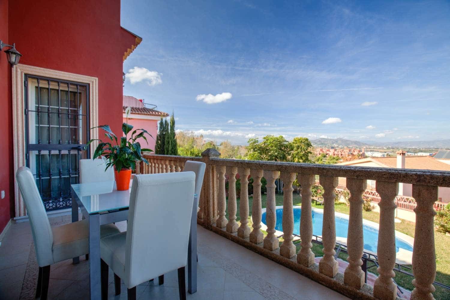 6 bedroom Villa for sale in Alhaurin de la Torre with pool garage - € 985,000 (Ref: 9434845)