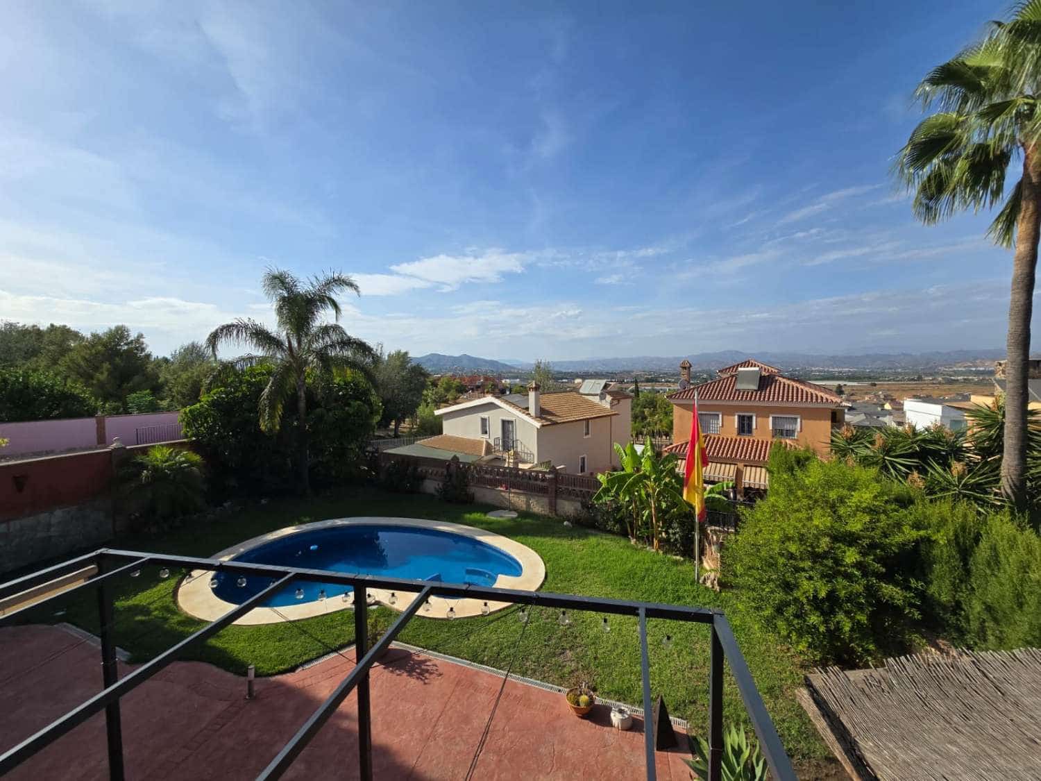 6 bedroom Villa for sale in Alhaurin de la Torre with pool garage - € 985,000 (Ref: 9434845)