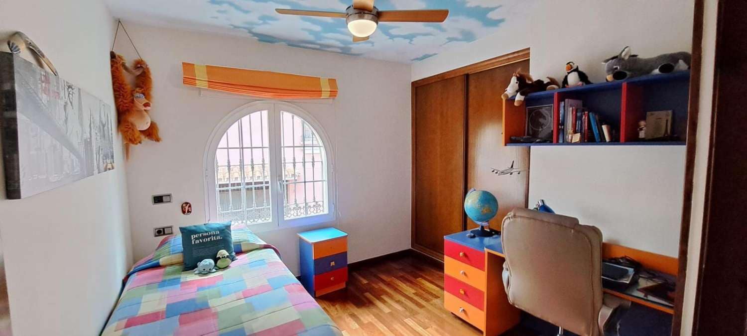 6 bedroom Villa for sale in Alhaurin de la Torre with pool garage - € 985,000 (Ref: 9434845)