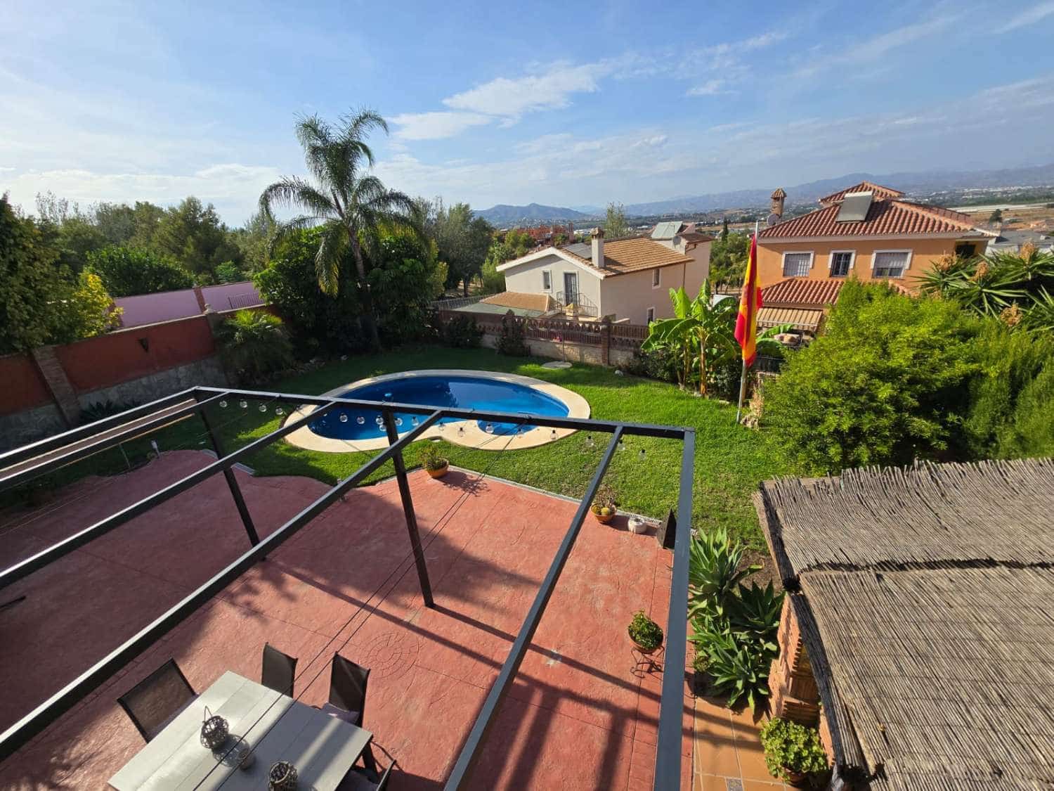 6 bedroom Villa for sale in Alhaurin de la Torre with pool garage - € 985,000 (Ref: 9434845)
