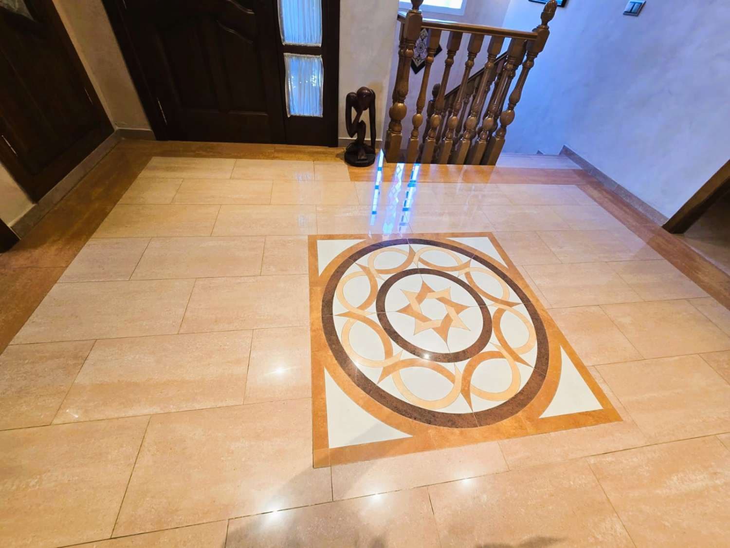 6 bedroom Villa for sale in Alhaurin de la Torre with pool garage - € 985,000 (Ref: 9434845)