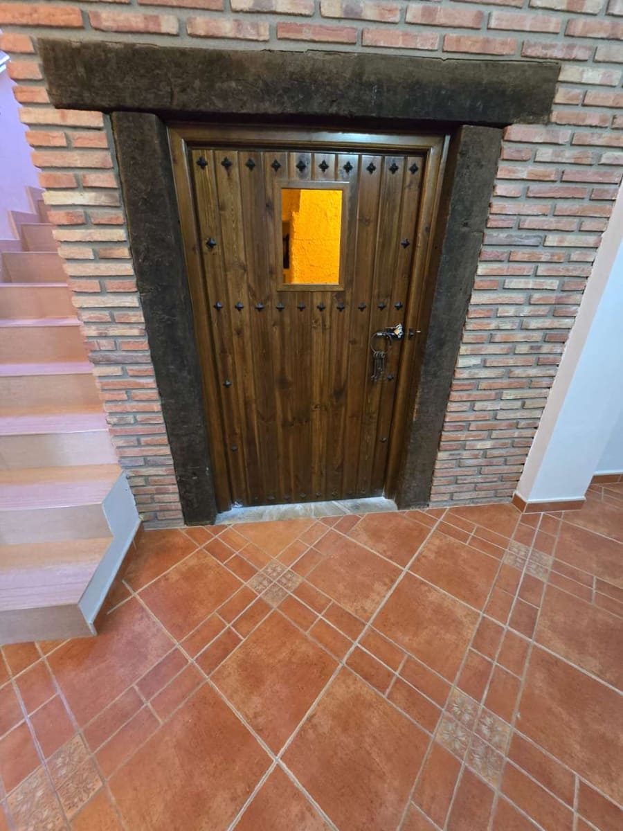 6 bedroom Villa for sale in Alhaurin de la Torre with pool garage - € 985,000 (Ref: 9434845)