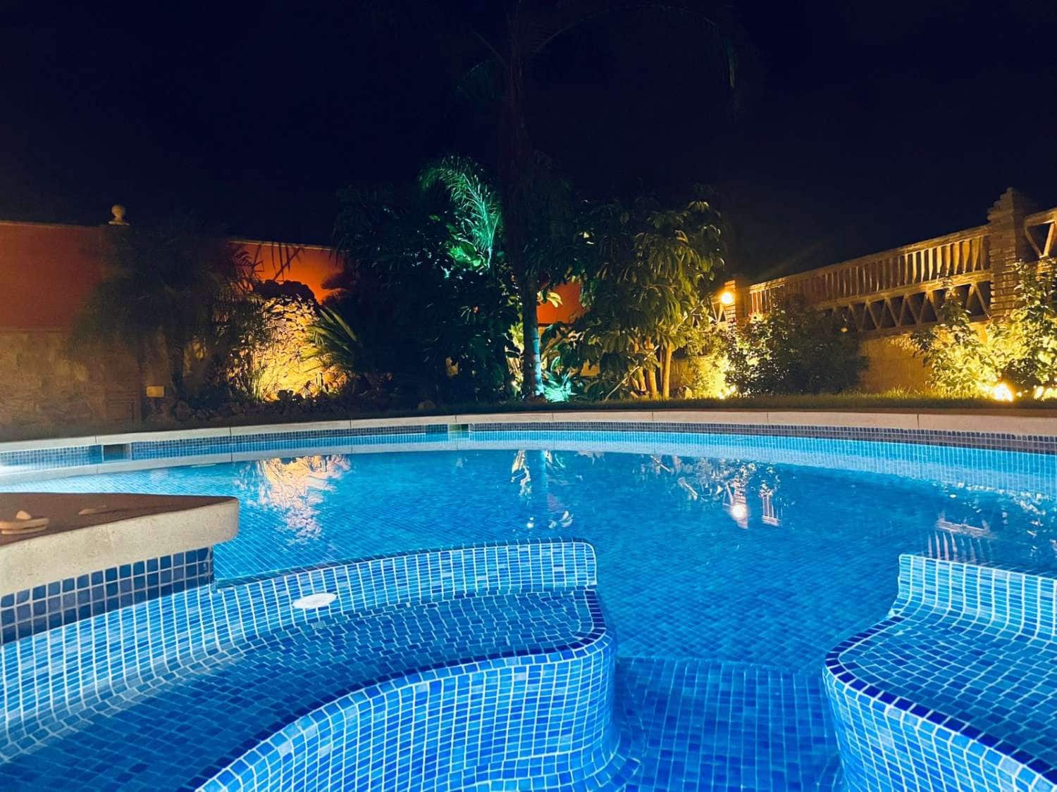 6 bedroom Villa for sale in Alhaurin de la Torre with pool garage - € 985,000 (Ref: 9434845)