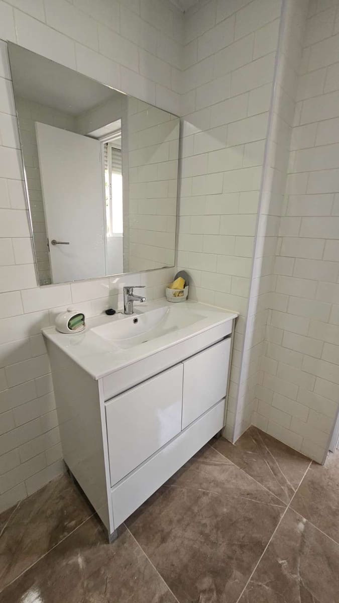 1 makuuhuone Ranta-asunto vuokrattavana paikassa Torremolinos mukana uima-altaan 
autotalli - 800 € (Ref: 9434846)