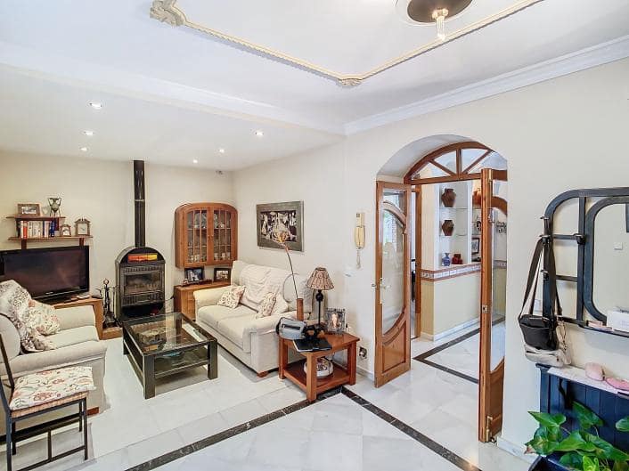 Adosado de 5 habitaciones en Alhaurín el Grande en venta - 348.000 € (Ref: 9434850)