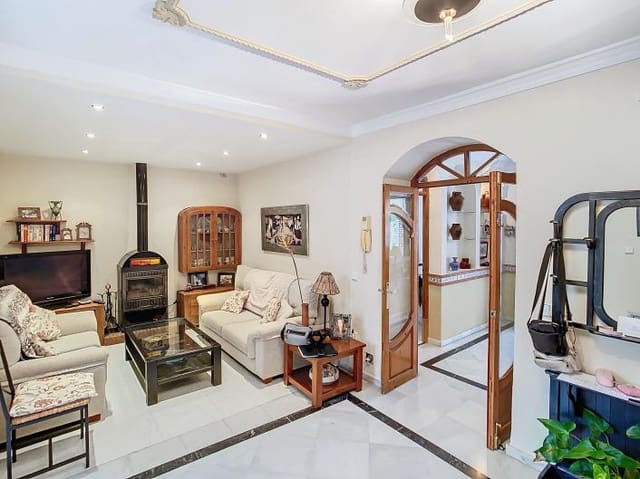 Adosado de 5 habitaciones en Alhaurín el Grande en venta - 348.000 € (Ref: 9434850)