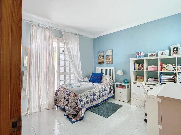 Adosado de 5 habitaciones en Alhaurín el Grande en venta - 348.000 € (Ref: 9434850)