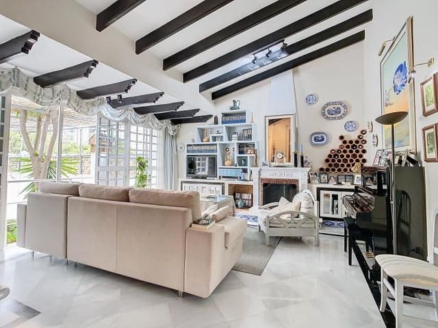 Adosado de 5 habitaciones en Alhaurín el Grande en venta - 348.000 € (Ref: 9434850)