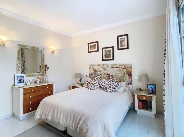 Adosado de 5 habitaciones en Alhaurín el Grande en venta - 348.000 € (Ref: 9434850)