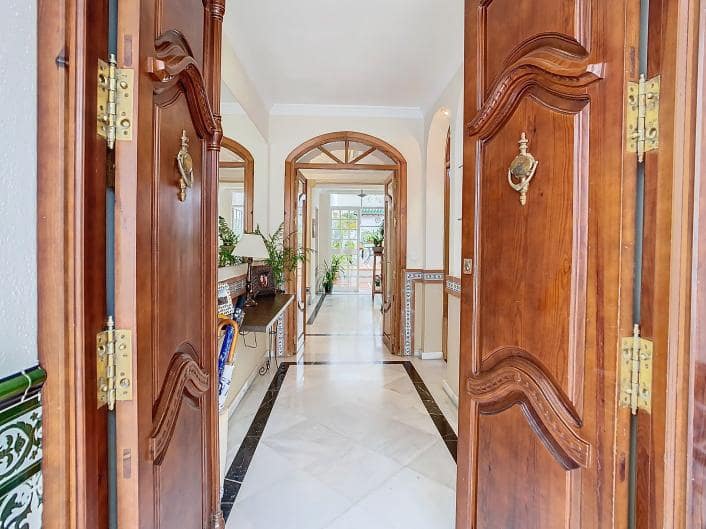 Adosado de 5 habitaciones en Alhaurín el Grande en venta - 348.000 € (Ref: 9434850)