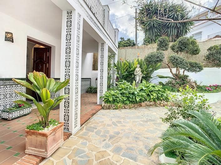 Adosado de 5 habitaciones en Alhaurín el Grande en venta - 348.000 € (Ref: 9434850)