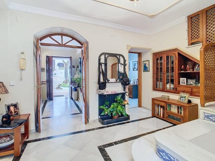 Adosado de 5 habitaciones en Alhaurín el Grande en venta - 348.000 € (Ref: 9434850)