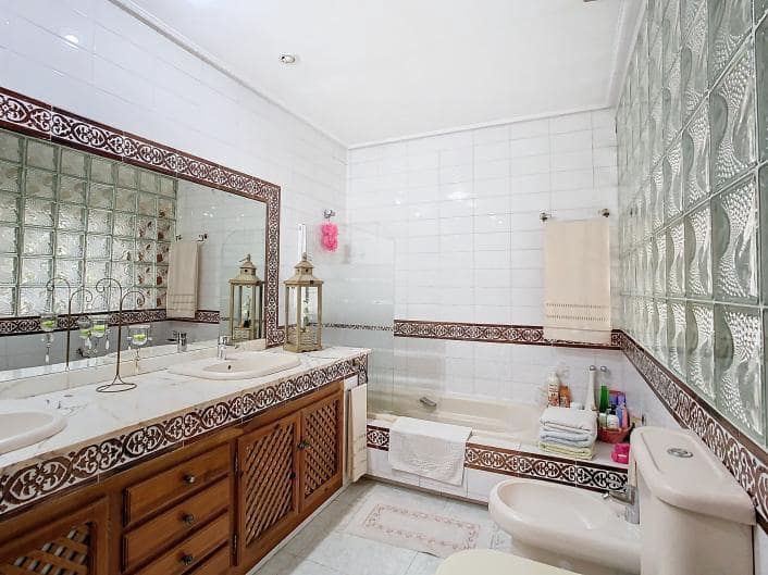 Adosado de 5 habitaciones en Alhaurín el Grande en venta - 348.000 € (Ref: 9434850)