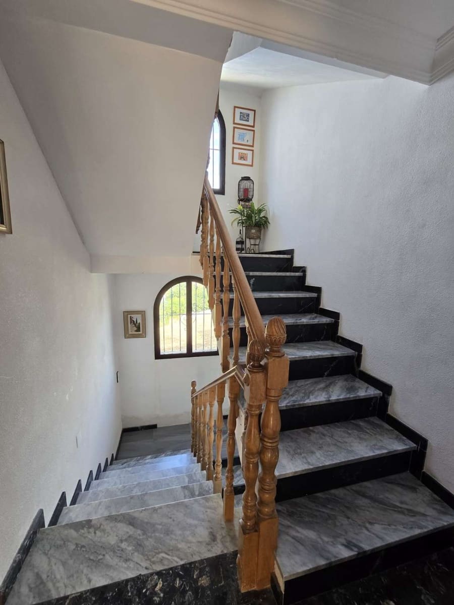 7 soverom Villa til salgs i Alhaurin de la Torre med svømmebasseng garasje - € 889 000 (Ref: 9434852)