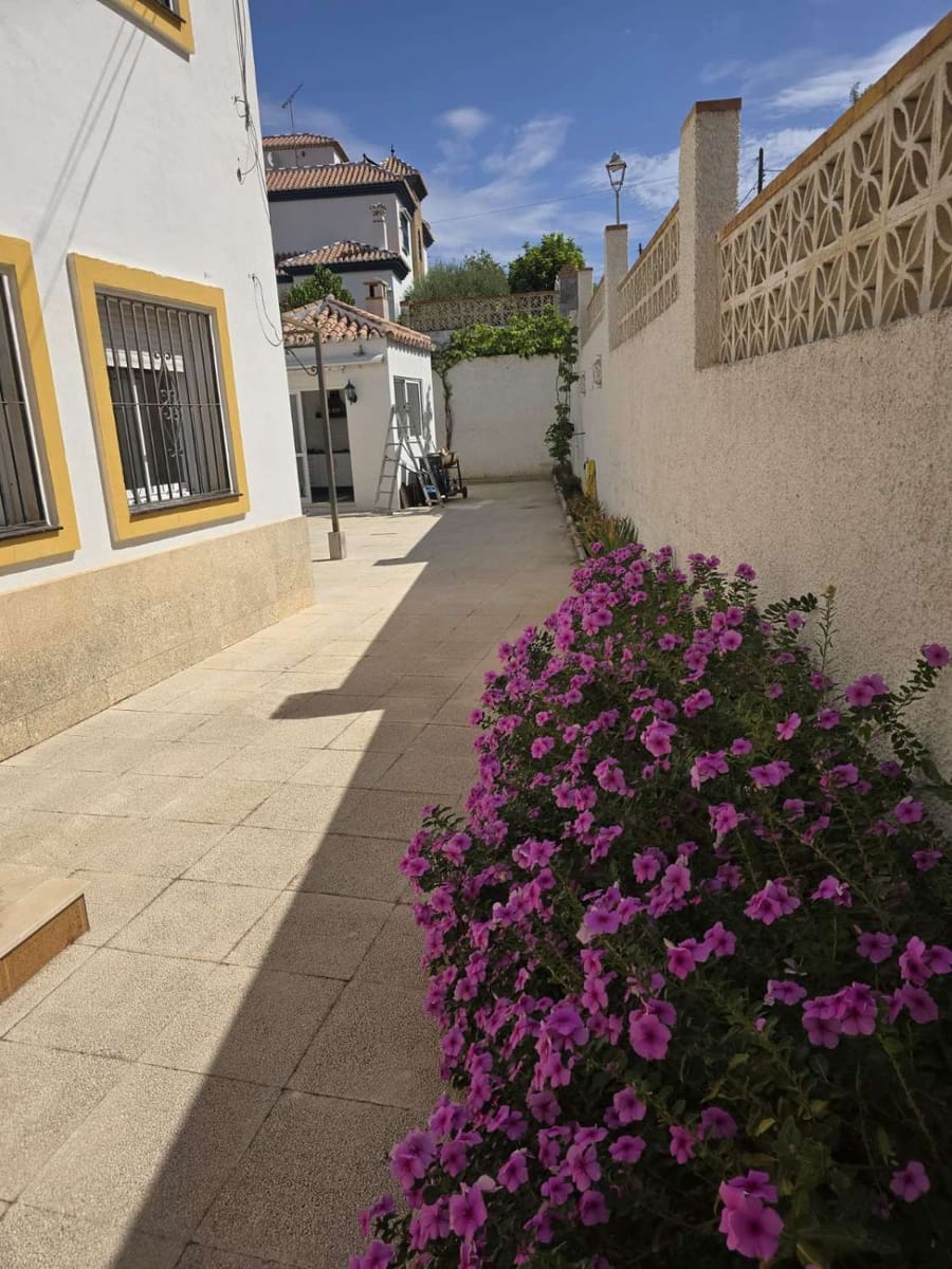 7 soverom Villa til salgs i Alhaurin de la Torre med svømmebasseng garasje - € 889 000 (Ref: 9434852)