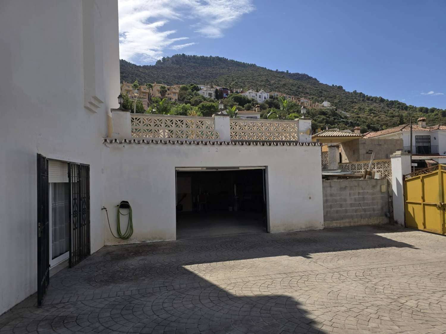 7 soverom Villa til salgs i Alhaurin de la Torre med svømmebasseng garasje - € 889 000 (Ref: 9434852)