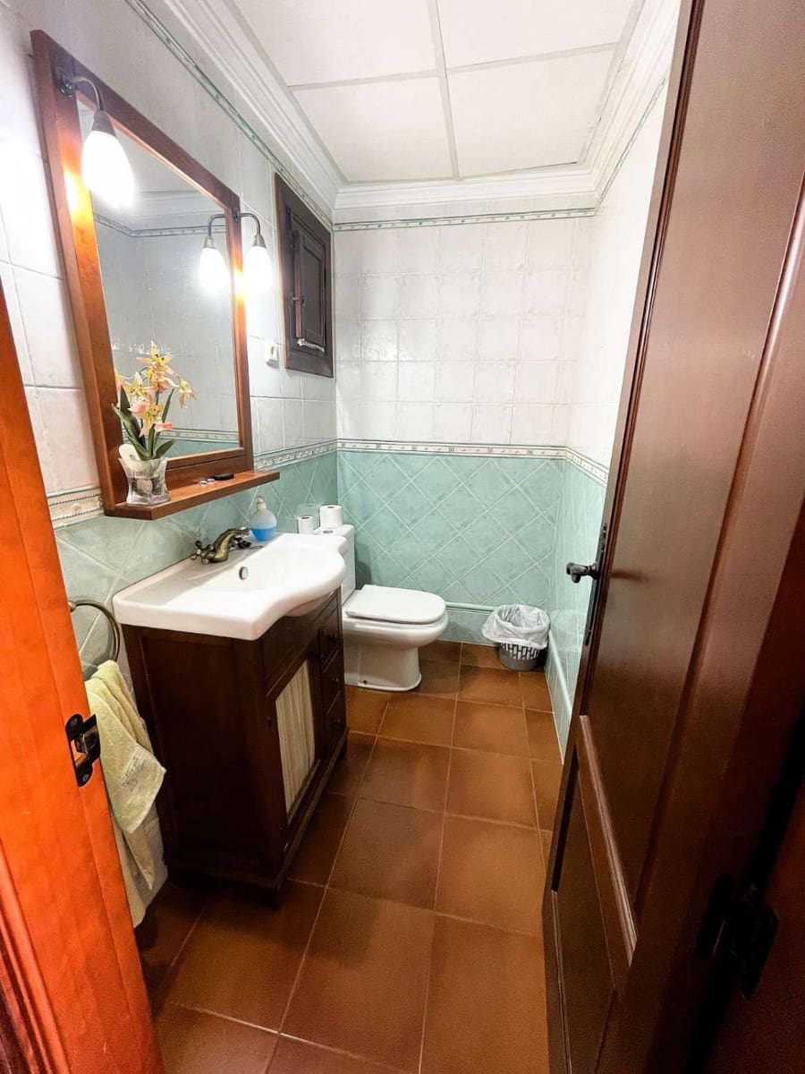 5 bedroom Villa for sale in Alhaurin de la Torre with pool garage - € 600,000 (Ref: 9434853)