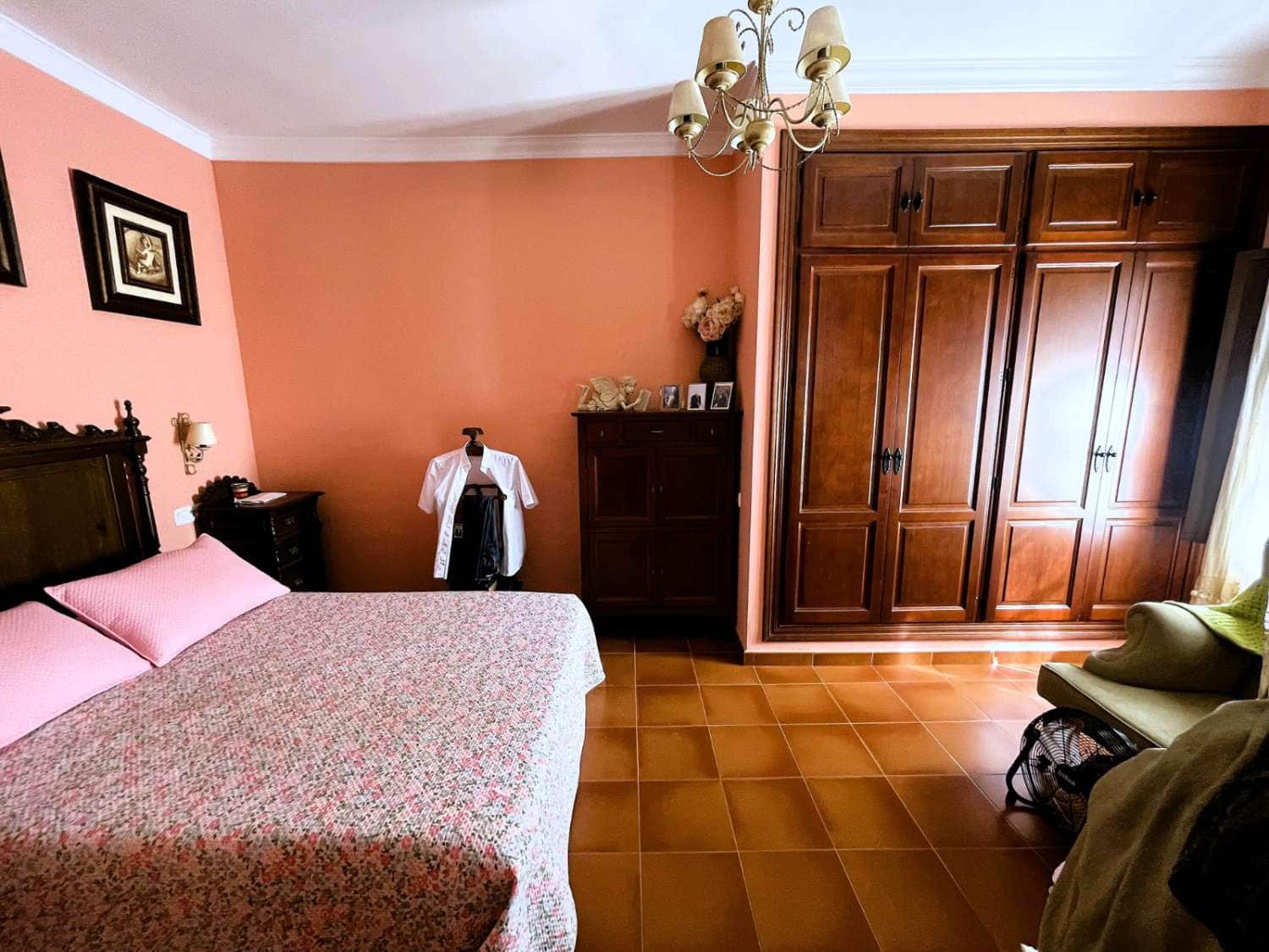 5 bedroom Villa for sale in Alhaurin de la Torre with pool garage - € 600,000 (Ref: 9434853)