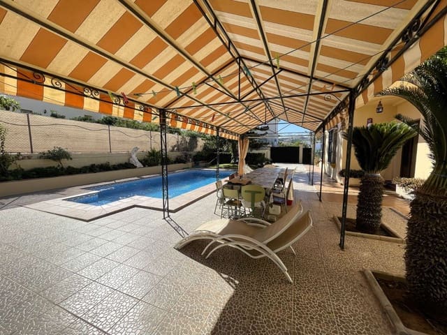 Chalet de 5 habitaciones en Alhaurín de la Torre en venta con piscina garaje - 600.000 € (Ref: 9434853)