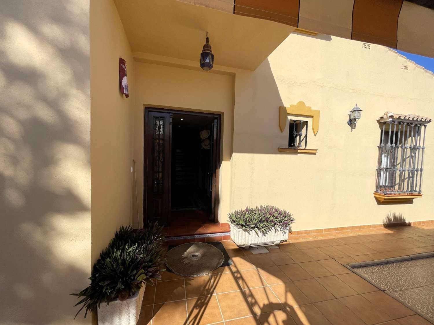 5 bedroom Villa for sale in Alhaurin de la Torre with pool garage - € 600,000 (Ref: 9434853)